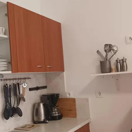 Apartment Sandra -private Parking And Garden *